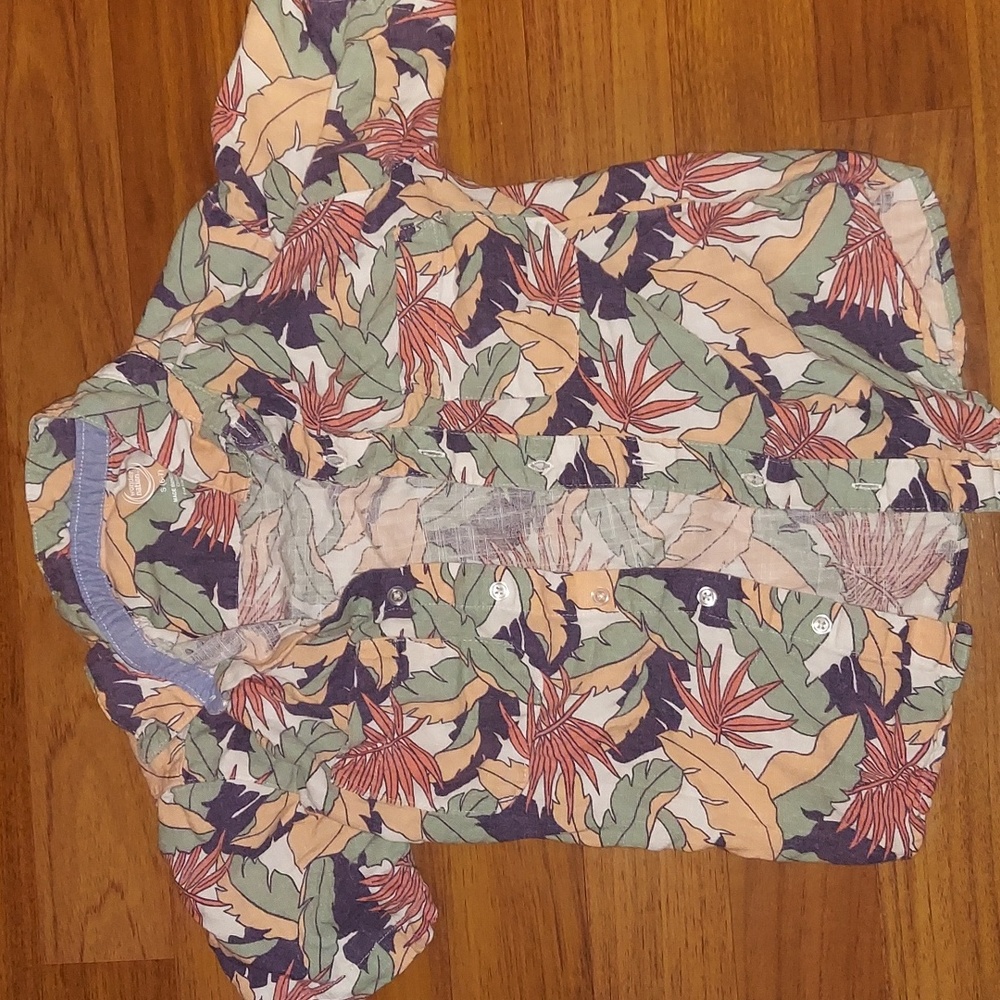 Boys size 6-7 shirt